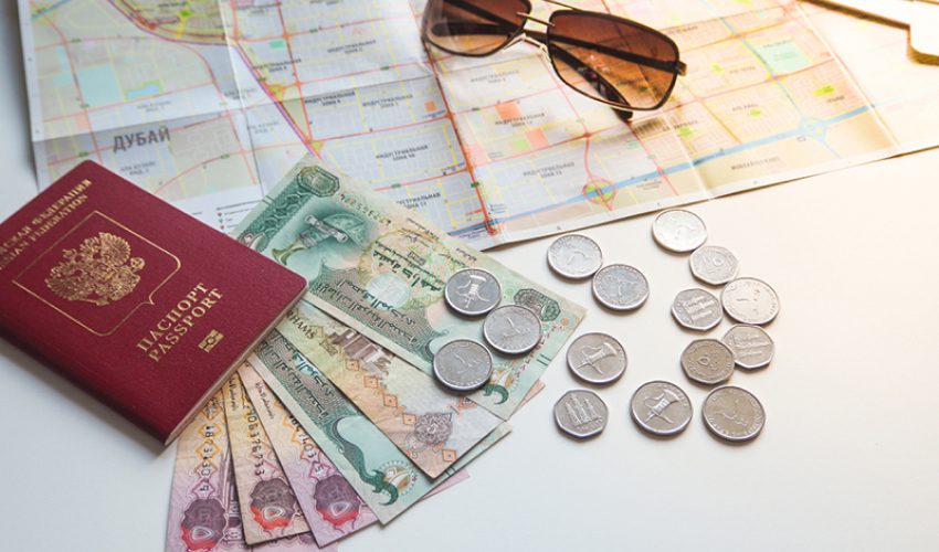 درهم یا دلار کدام یک را برای سفر به دبی انتخاب کنیم؟