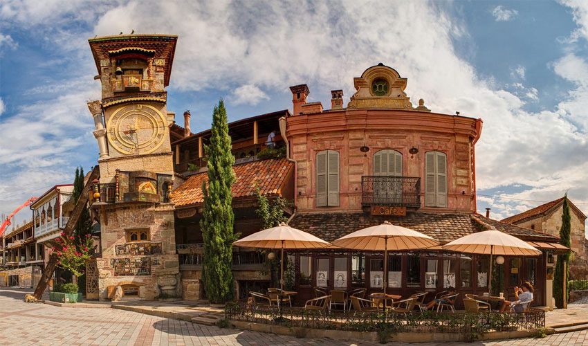 برج ساعت و تماشاخانه ماریونت