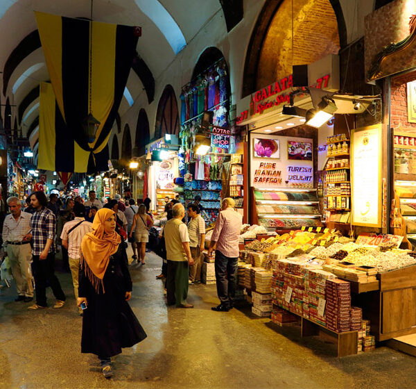 راهنمای کامل بازار ادویه استانبول: همه آنچه که باید بدانید