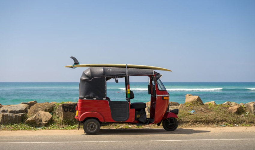 توک‌توک کرایه کنید