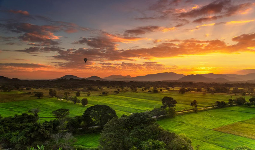 تجربه پرواز با بالن هوای گرم در دامبولا