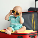 چک‌لیست کامل لوازم سفر با کودک و نوزاد