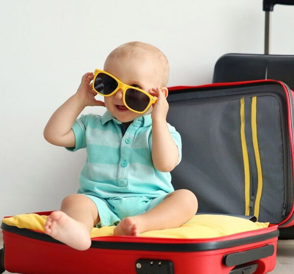 چک‌لیست کامل لوازم سفر با کودک و نوزاد